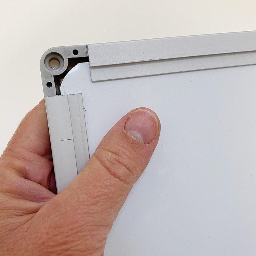 Whiteboard lackerad, 45 x 30 cm, inkl. mikrofiberduk och 6 tuschpennor #8