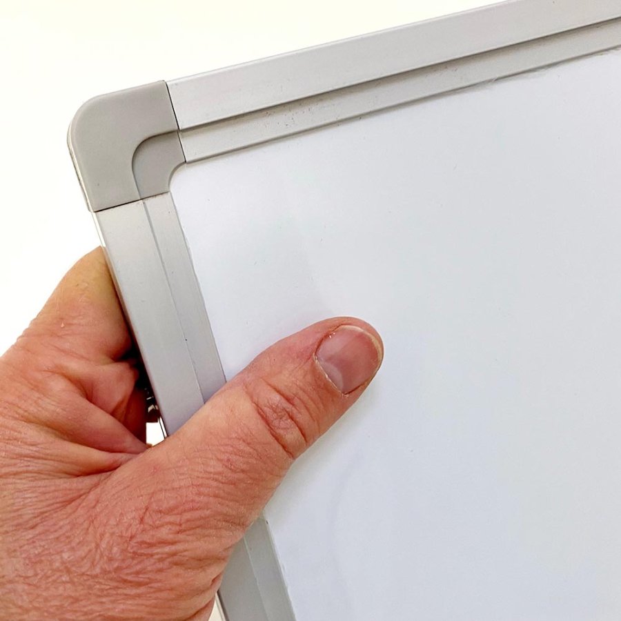 Whiteboard lackerad, 45 x 30 cm, inkl. mikrofiberduk och 6 tuschpennor #9