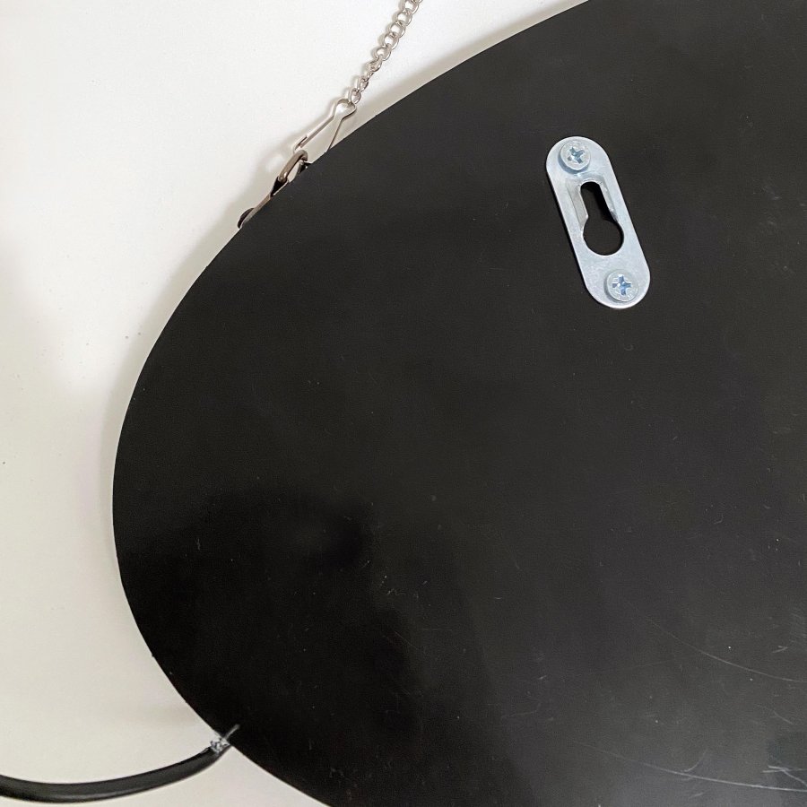 Attraktiv LED Öppen Skylt - Svart Design med Röd Text och Blå Cirkel