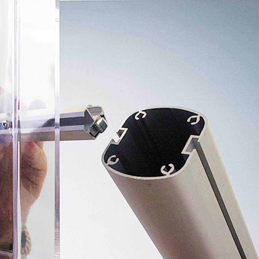 Multi Stander 19 - Enkelsidig, 1 st 70cm banner + 4xA4 hyllor