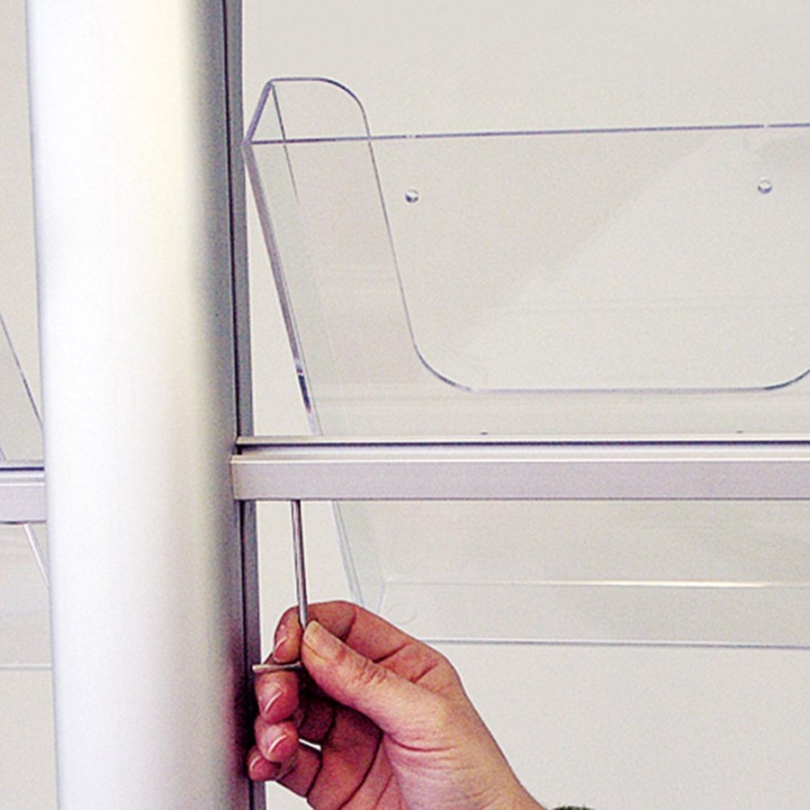 Multi Stander 19 - Enkelsidig, 1 st 70cm banner + 4xA4 hyllor