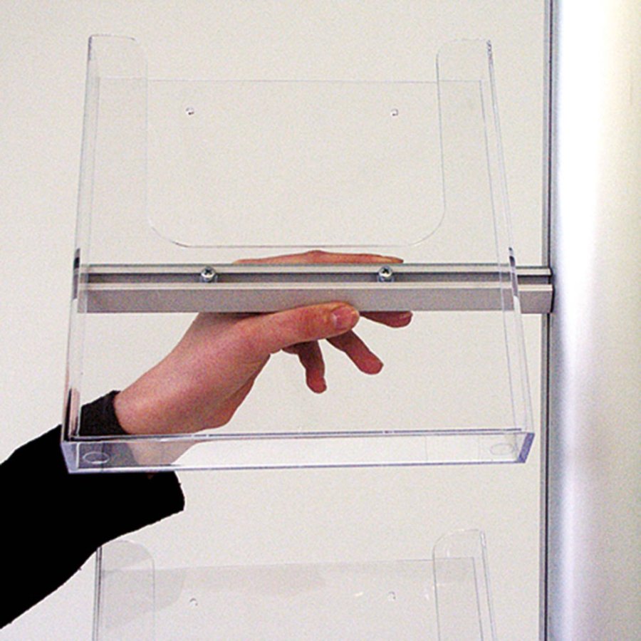 Multi Stander 19 - Enkelsidig, 1 st 70cm banner + 4xA4 hyllor