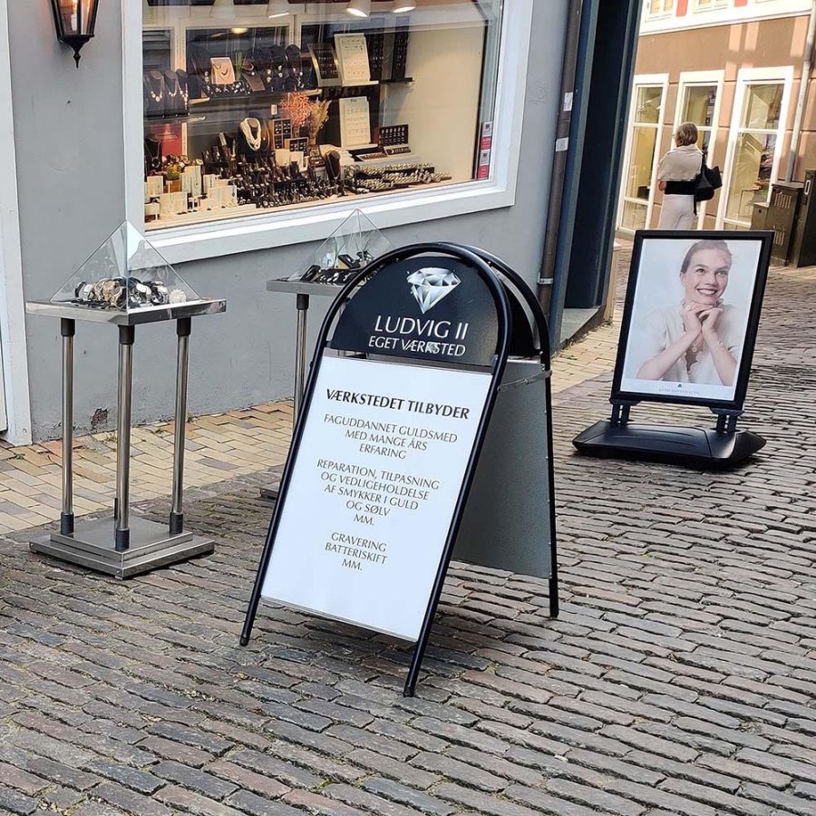 Wind-Sign Pro Gatupratare - 50x70 cm - svart