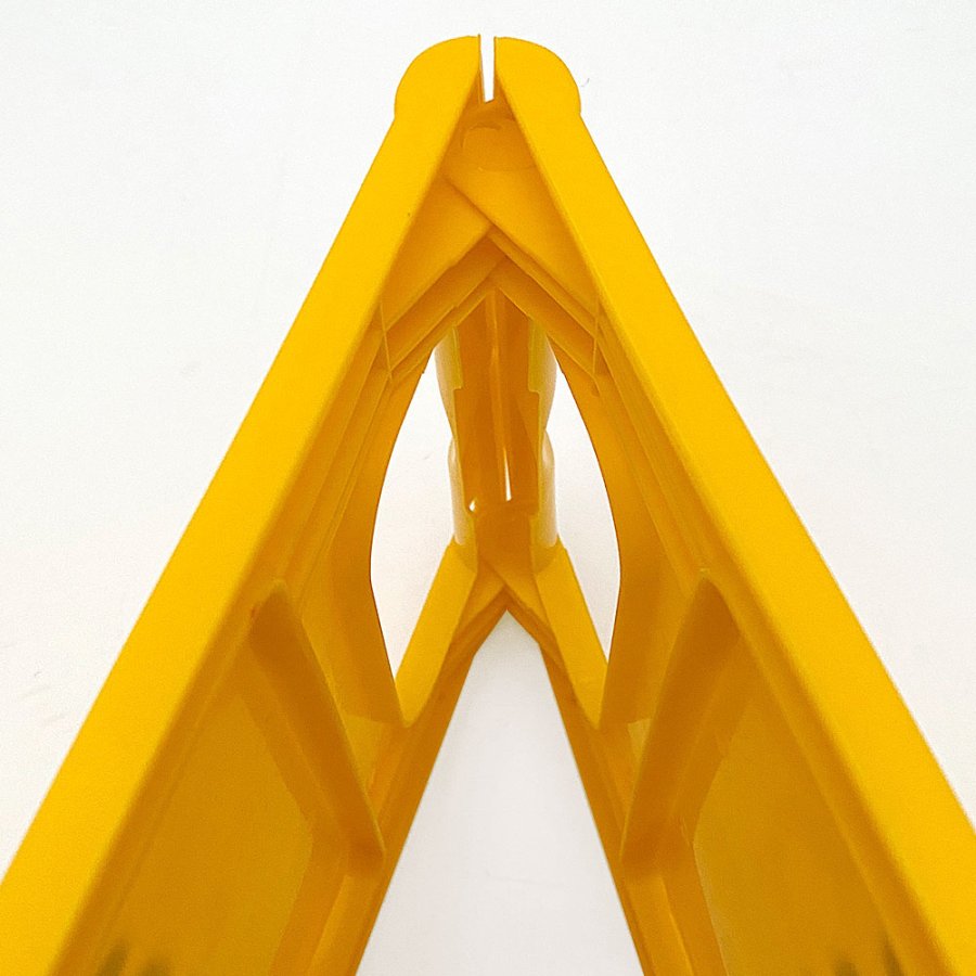 Varningsskylt med engelskt tryck