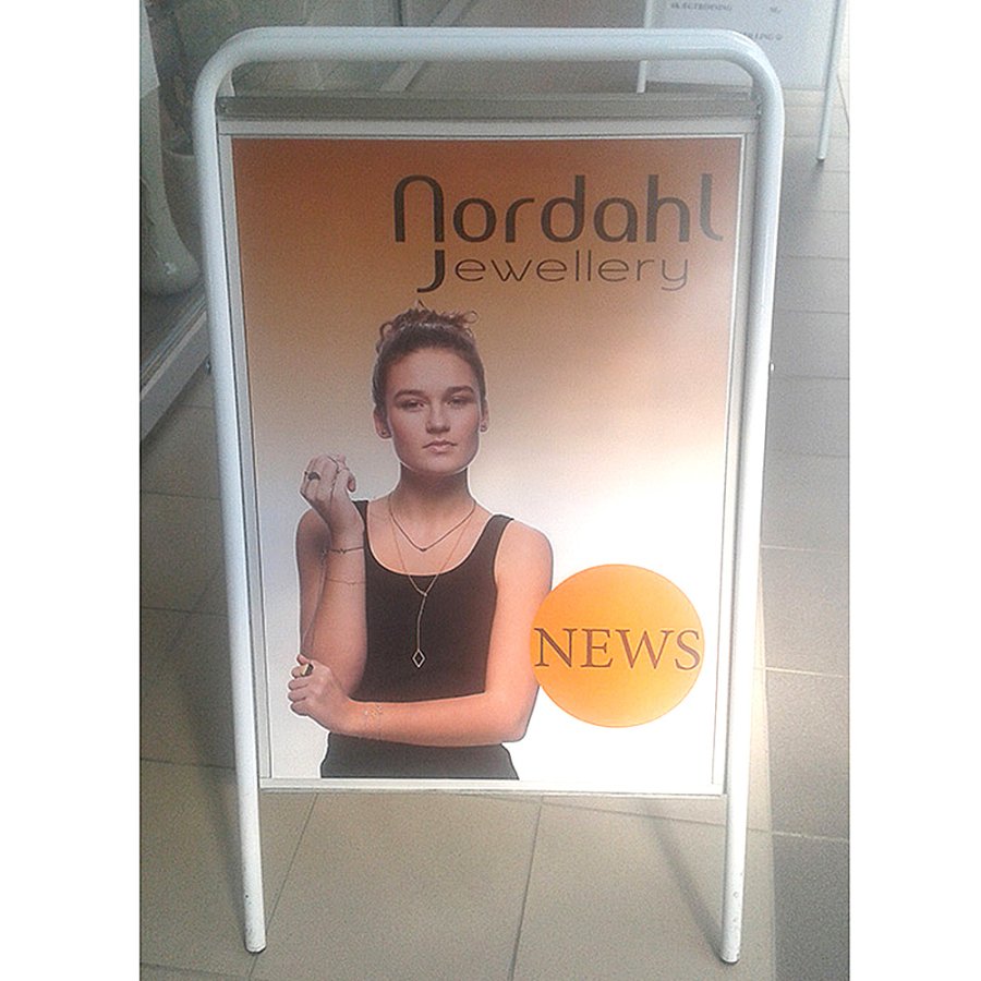 Expo Sign Standard Gatust&auml;ll - 70x100 cm - vit